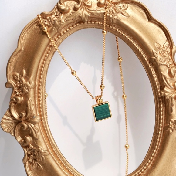 Jewelry - Malachite Beaded Pendent Gold Choker Necklace